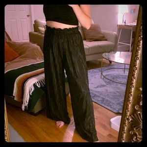 Wide leg accordion pleat palazzo pant